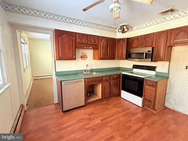 15 DOGWOOD DELL, Coatesville, PA 19320