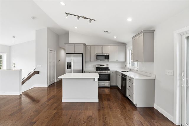 29 Calumet Avenue, Johnston, RI 02919