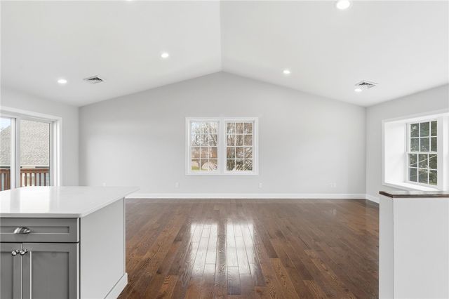 29 Calumet Avenue, Johnston, RI 02919