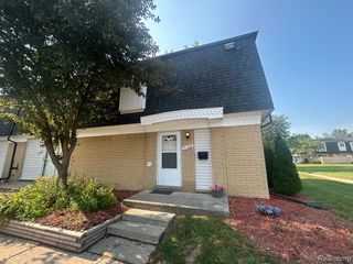 41168 N Woodbury Green, Belleville, MI 48111