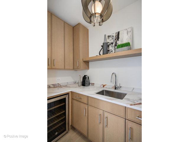 3846 N Kedvale Avenue, Chicago, IL 60641
