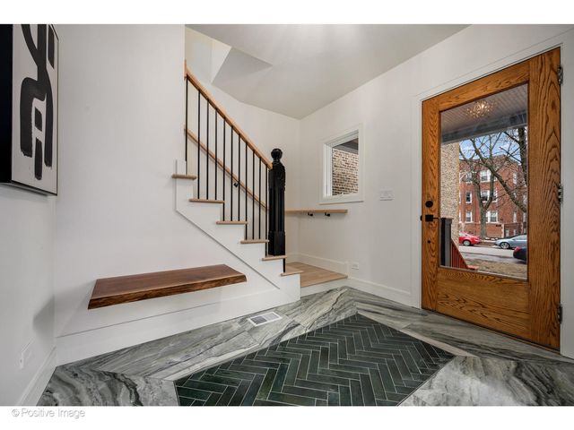 3846 N Kedvale Avenue, Chicago, IL 60641