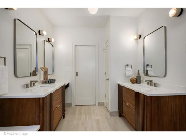 3846 N Kedvale Avenue, Chicago, IL 60641