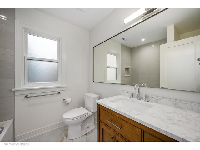 3846 N Kedvale Avenue, Chicago, IL 60641
