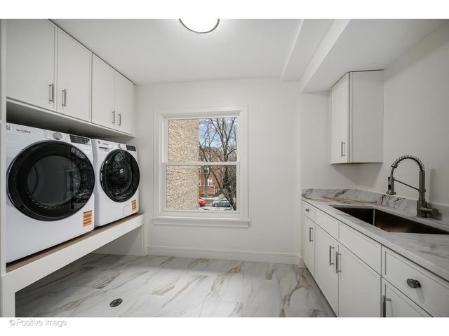 3846 N Kedvale Avenue, Chicago, IL 60641