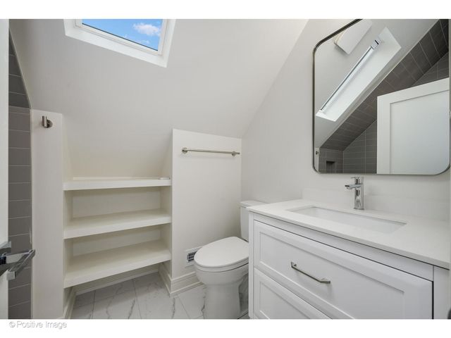 3846 N Kedvale Avenue, Chicago, IL 60641