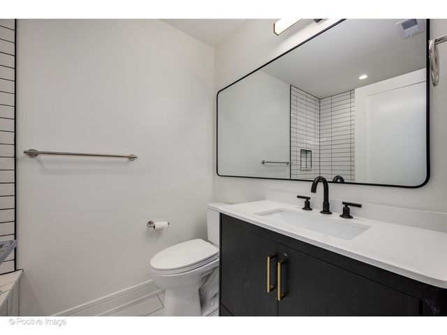 3846 N Kedvale Avenue, Chicago, IL 60641