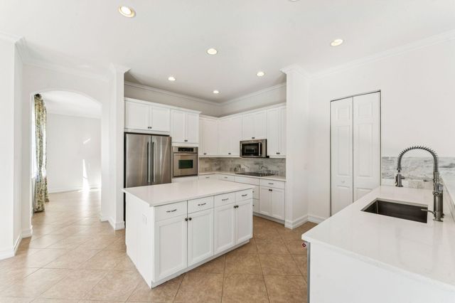 8697 Cobblestone Point Circle, Boynton Beach, FL 33472