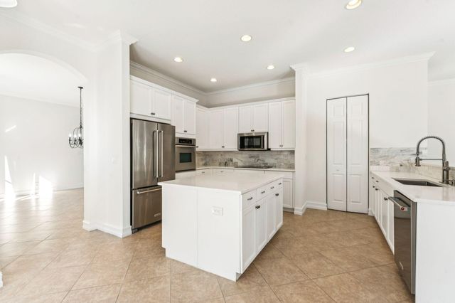 8697 Cobblestone Point Circle, Boynton Beach, FL 33472