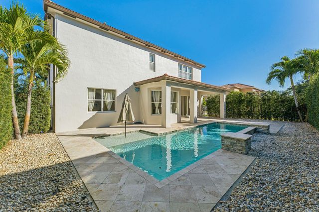 8697 Cobblestone Point Circle, Boynton Beach, FL 33472