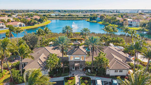 8697 Cobblestone Point Circle, Boynton Beach, FL 33472