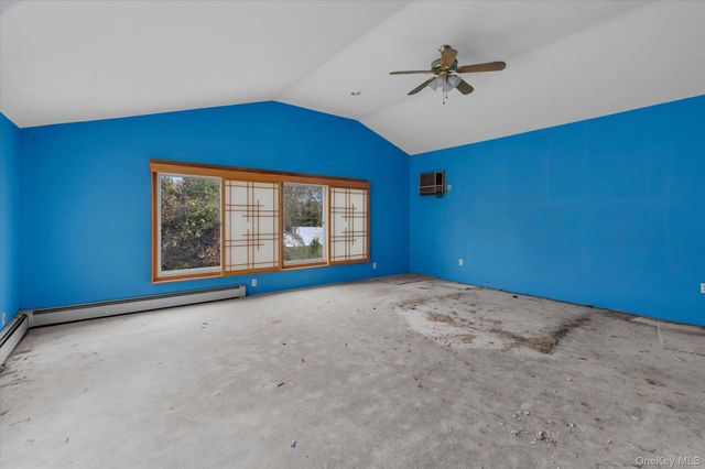 99 Wexford Drive, Oakdale, NY 11769