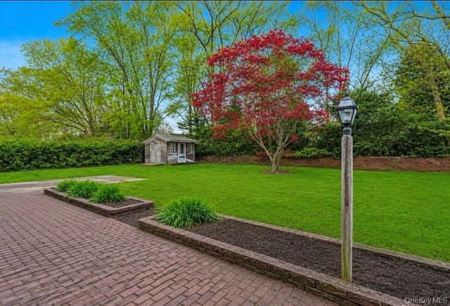 99 Wexford Drive, Oakdale, NY 11769