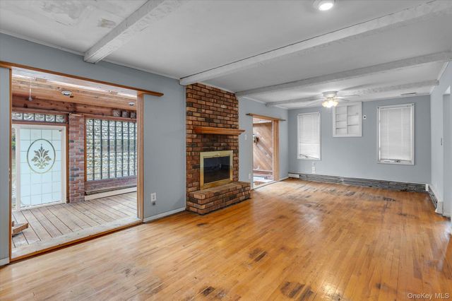 99 Wexford Drive, Oakdale, NY 11769