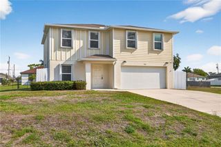 921 Jacaranda PKWY E, Cape Coral, FL 33909