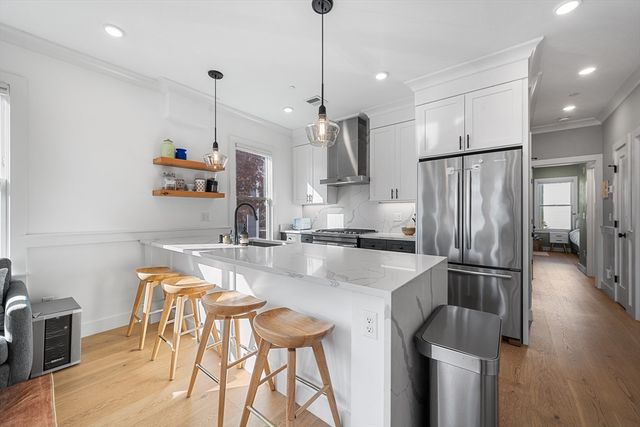 111 Beacon St B, Somerville, MA 02143