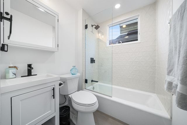 111 Beacon St B, Somerville, MA 02143