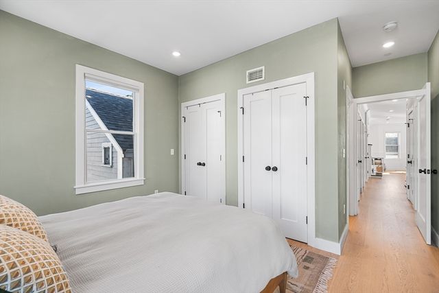 111 Beacon St B, Somerville, MA 02143