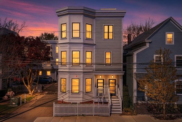 111 Beacon St B, Somerville, MA 02143