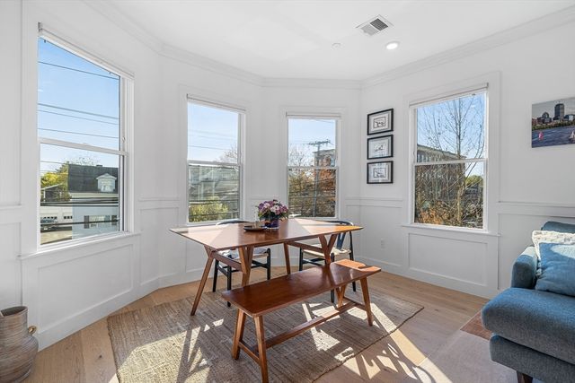 111 Beacon St B, Somerville, MA 02143