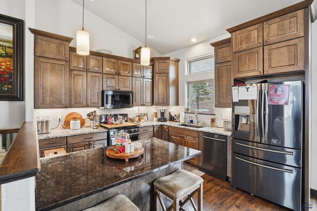 8064 STEAMBOAT CT, Summerset, SD 57718