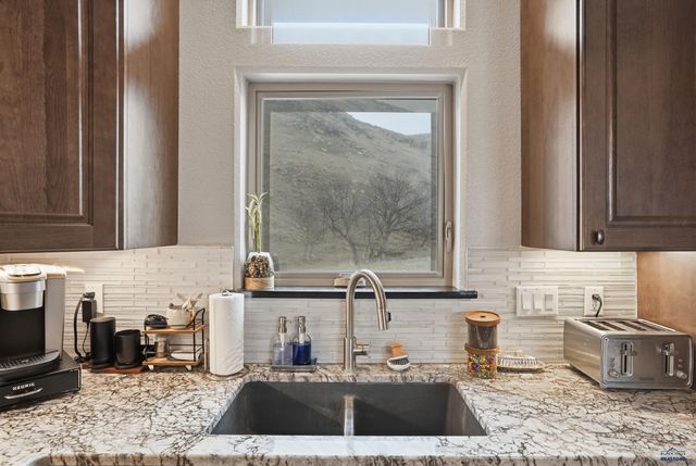 8064 STEAMBOAT CT, Summerset, SD 57718