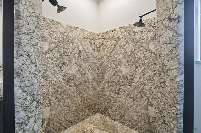 8064 STEAMBOAT CT, Summerset, SD 57718