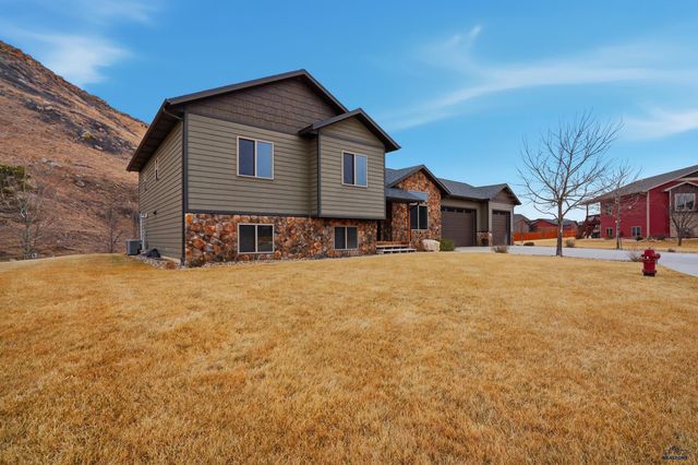 8064 STEAMBOAT CT, Summerset, SD 57718