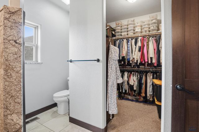 8064 STEAMBOAT CT, Summerset, SD 57718