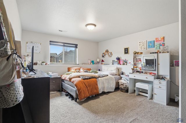 8064 STEAMBOAT CT, Summerset, SD 57718