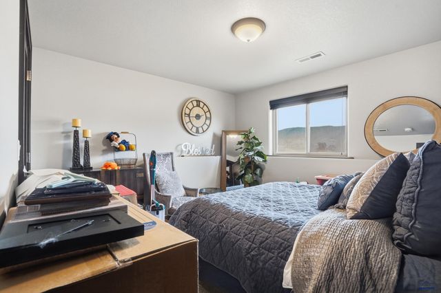 8064 STEAMBOAT CT, Summerset, SD 57718