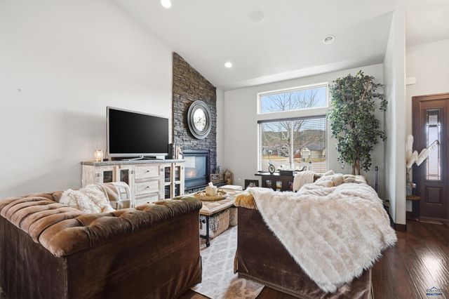 8064 STEAMBOAT CT, Summerset, SD 57718