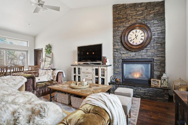 8064 STEAMBOAT CT, Summerset, SD 57718