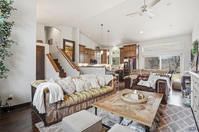 8064 STEAMBOAT CT, Summerset, SD 57718