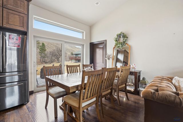 8064 STEAMBOAT CT, Summerset, SD 57718