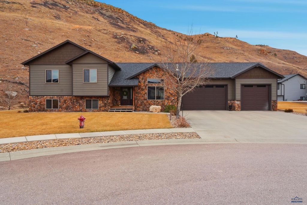 8064 STEAMBOAT CT, Summerset, SD 57718