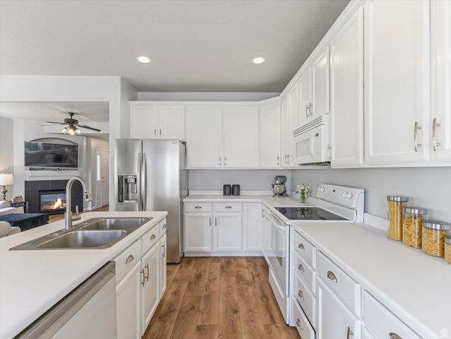 7359 S GERALEE LN, West Jordan, UT 84084