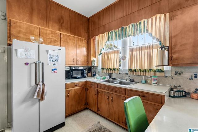 1930 DARTMOUTH AVENUE, Bessemer, AL 35020