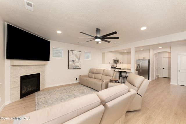 12842 N Bunchberry St, Hayden, ID 83835