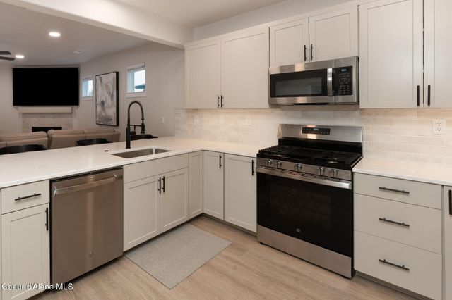 12842 N Bunchberry St, Hayden, ID 83835