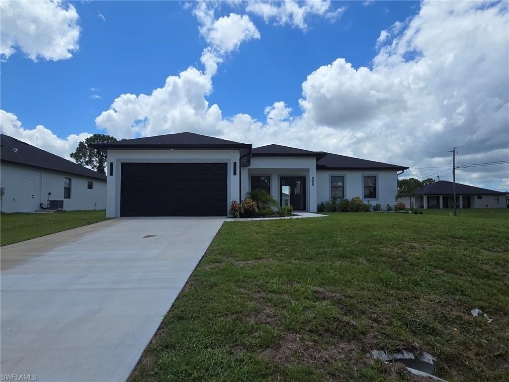 3915 27th ST SW, Lehigh Acres, FL 33976