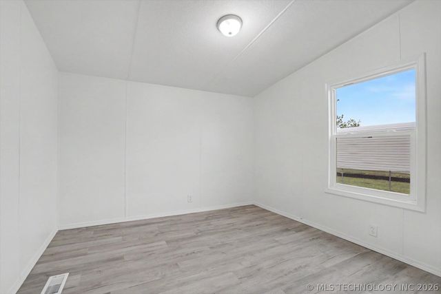 14042 S Crestview Road, Oologah, OK 74053