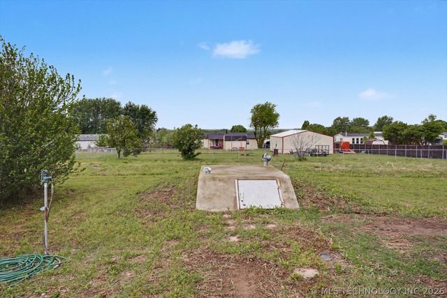 14042 S Crestview Road, Oologah, OK 74053