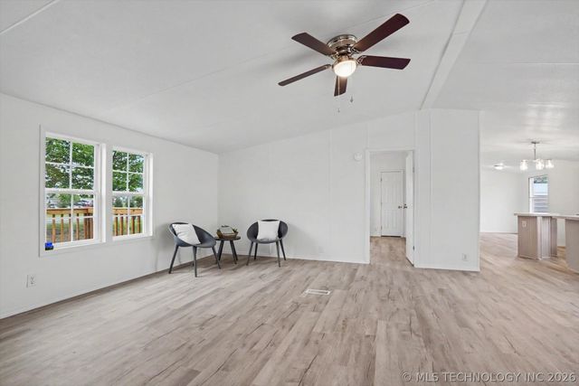 14042 S Crestview Road, Oologah, OK 74053