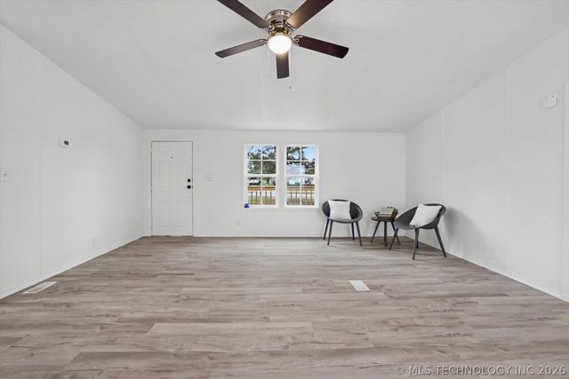 14042 S Crestview Road, Oologah, OK 74053