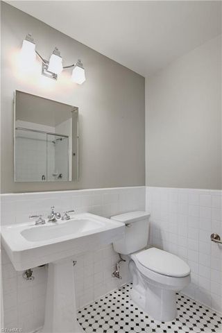 1 W 5th Street 302, Winston-salem, NC 27101