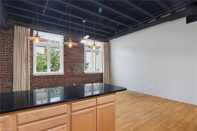 1 W 5th Street 302, Winston-salem, NC 27101