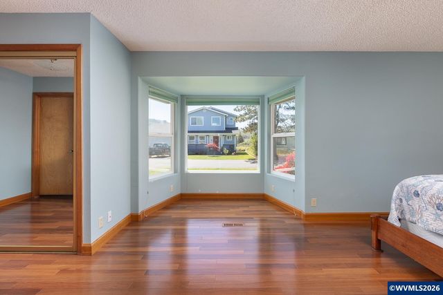 9215 Trout Pl, Gleneden Beach, OR 97388