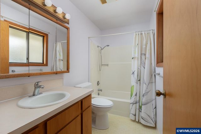 9215 Trout Pl, Gleneden Beach, OR 97388