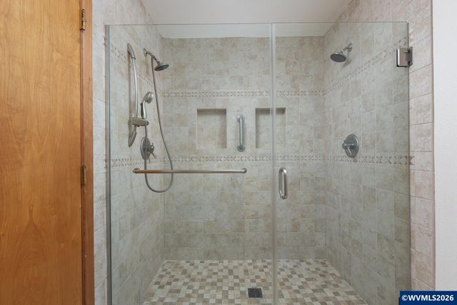 9215 Trout Pl, Gleneden Beach, OR 97388